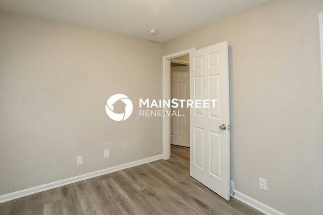 Building Photo - 3 Bedroom Pet-Friendly Home in Kansas City, MO with Main Street Renewal