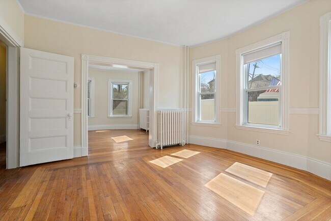 Building Photo - 327 Ashmont St