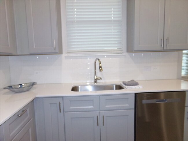 Building Photo - 1748 Redding St