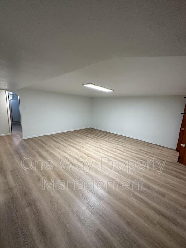 Building Photo - 2105 11th St