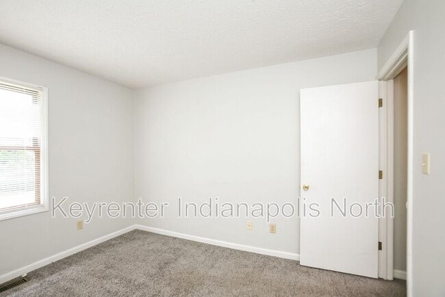 Building Photo - 140 N Cherry St