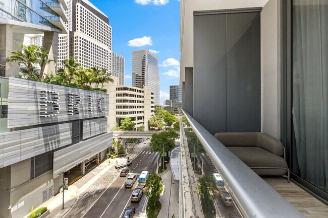 Building Photo - 801 S Miami Ave