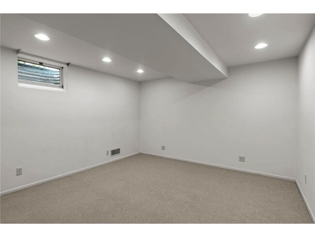 Building Photo - 14641 Crestview Ln