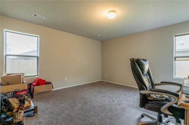 Building Photo - 4703 W Hoover Loop