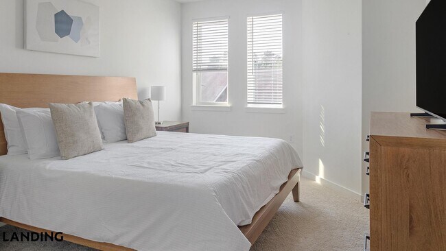 Building Photo - 2110 Birkhall St