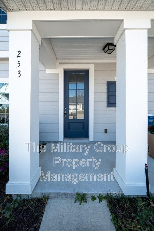 Building Photo - 253 Clarys Run