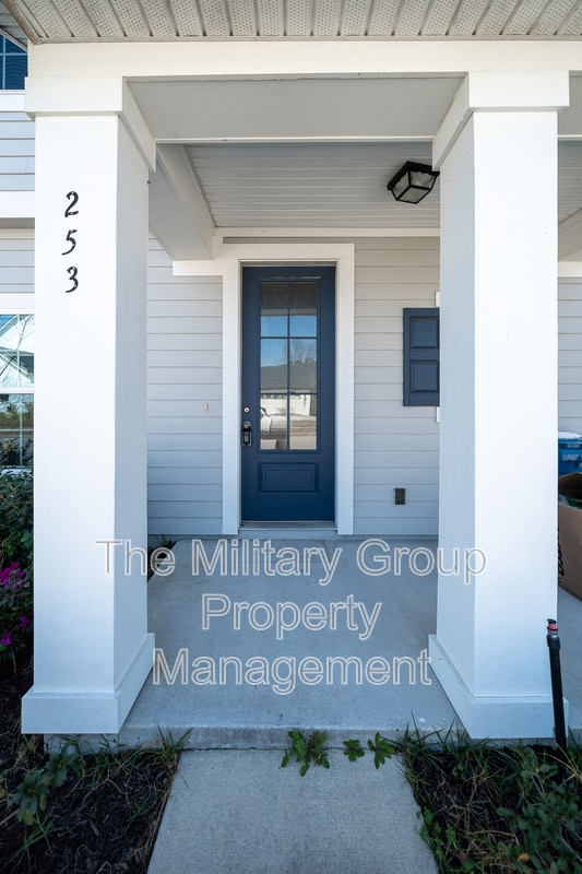 Building Photo - 253 Clarys Run