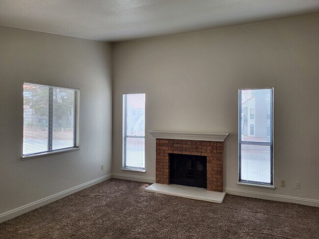 Building Photo - 1412 Bass Dr