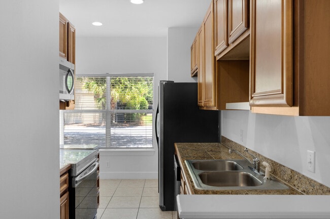 Building Photo - 15284-15331 US-331 BUS