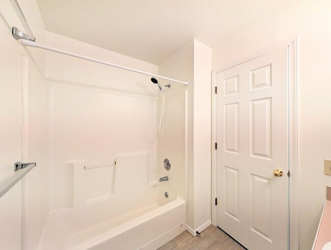 Building Photo - 2Bd/2Ba Seattle Condo