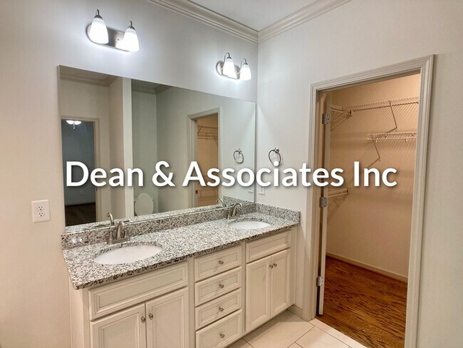 Building Photo - 2044 Springfield Dr