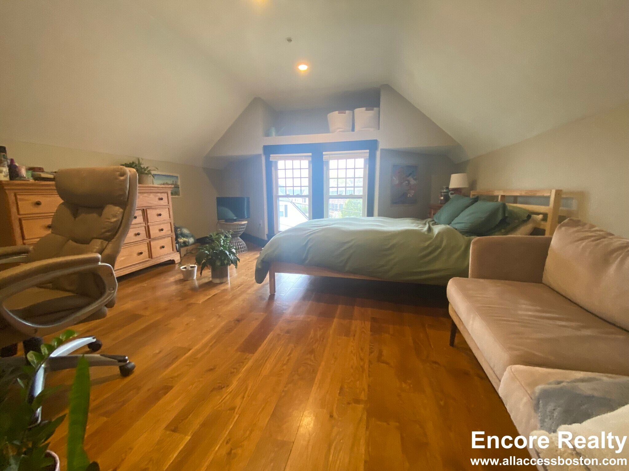 Building Photo - 46 Creighton St