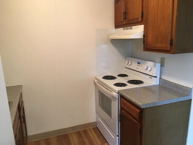 Building Photo - 3861 Brown Ave