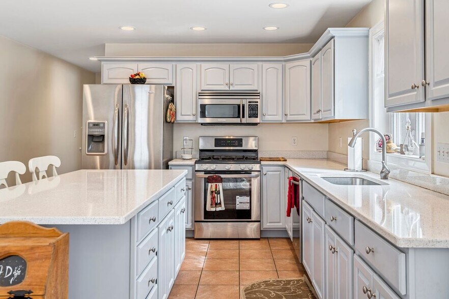 Building Photo - 20 Ordway Ln