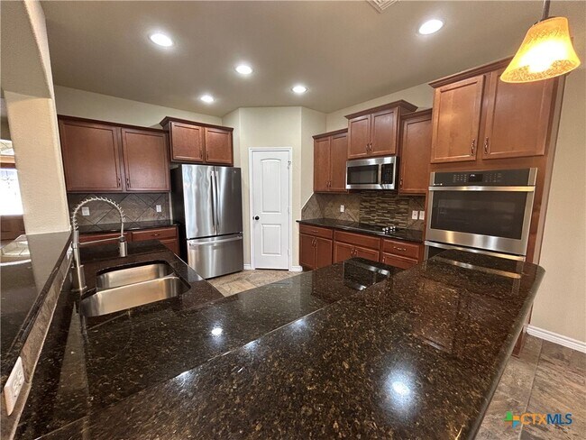 Building Photo - 803 TUSCAN Rd