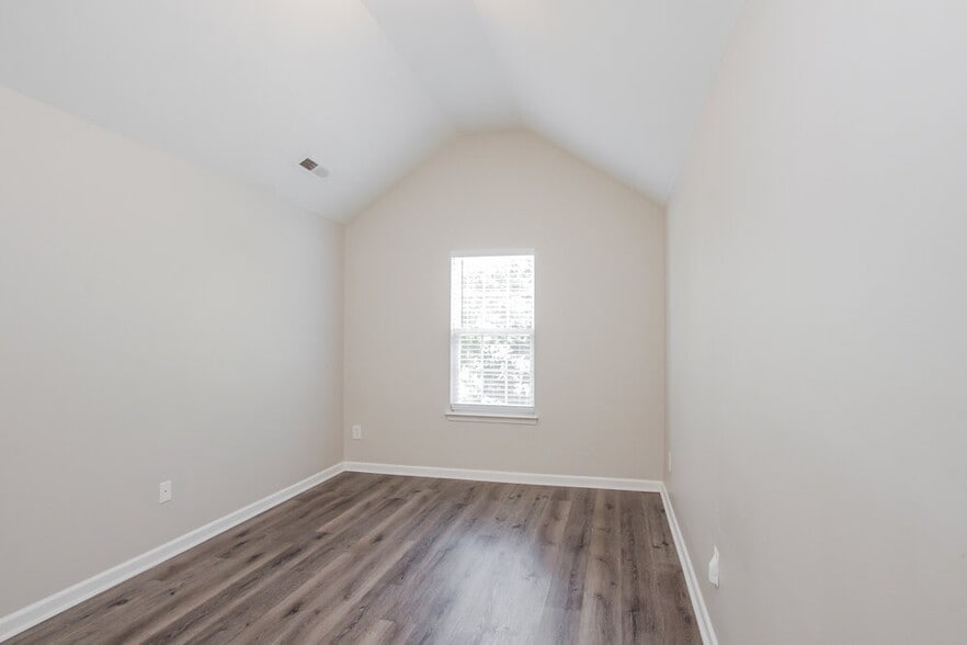 Building Photo - 3834 Pauline Ln