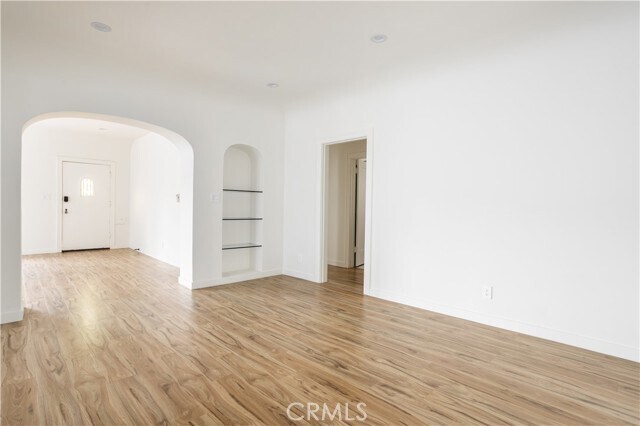 Building Photo - 740 S Stanley Ave