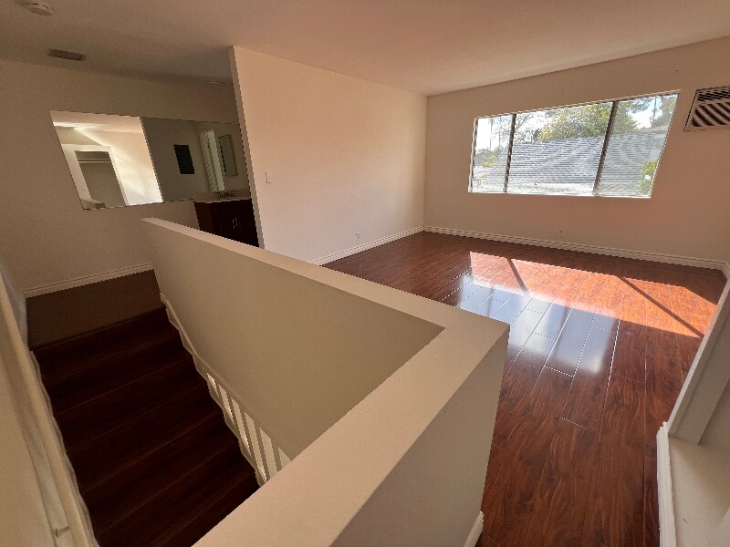 Building Photo - 293 N Hill Ave