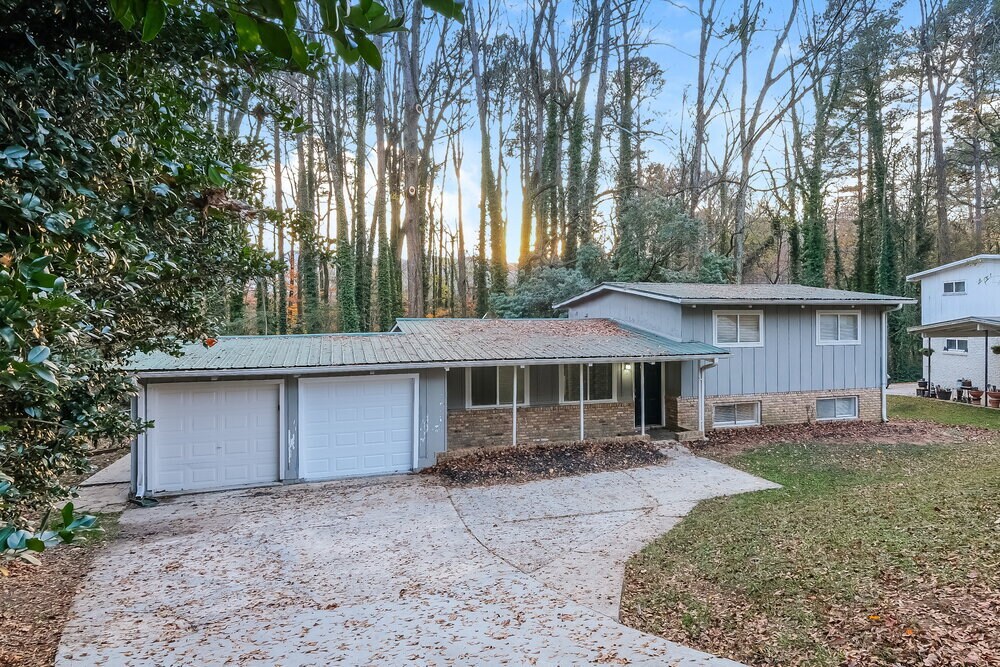 Building Photo - 2410 Ridgeway Dr