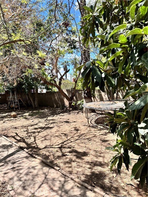 Building Photo - 2415 Mercedes Ave