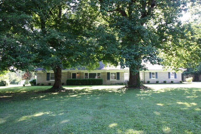 Building Photo - 203 Dorsey Way