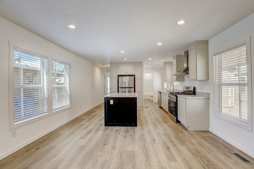 Building Photo - 2627 S Lamb Blvd