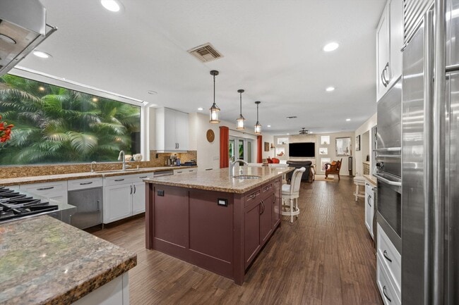 Building Photo - 92 Squire Dr
