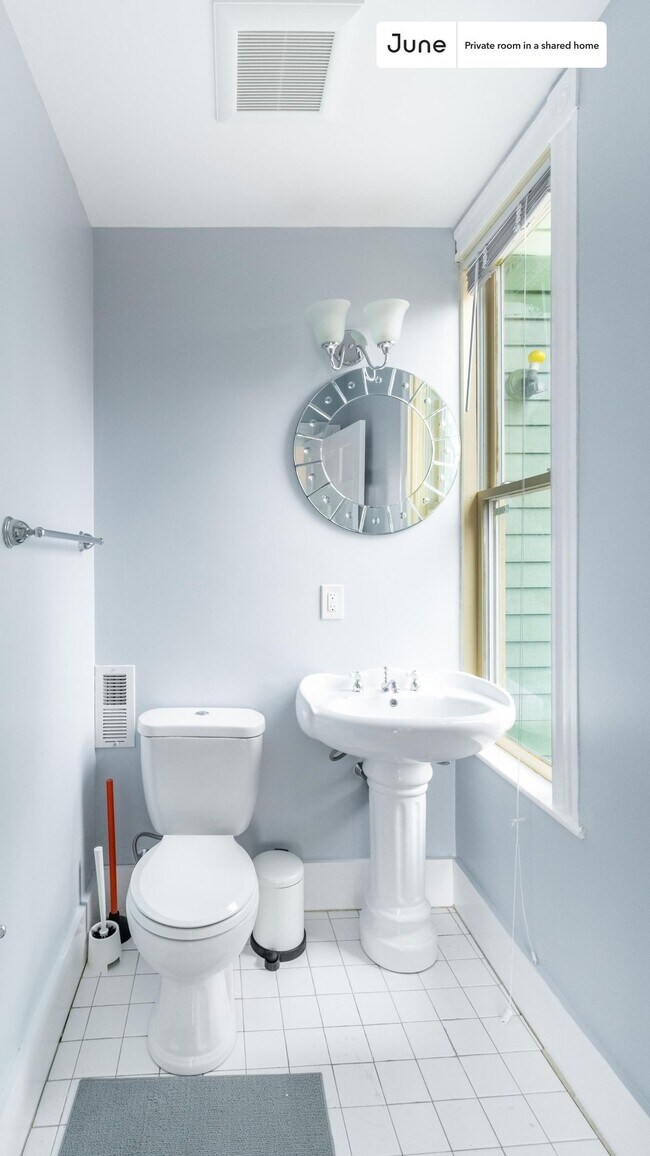 Building Photo - Room in Shared 5 bed/2.5 bath home