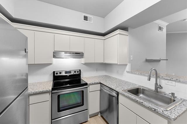 Building Photo - 2601 Preston Rd