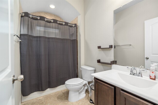 Building Photo - 15323 Westland Gate Dr