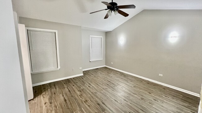 Building Photo - 1926 Grove Ave