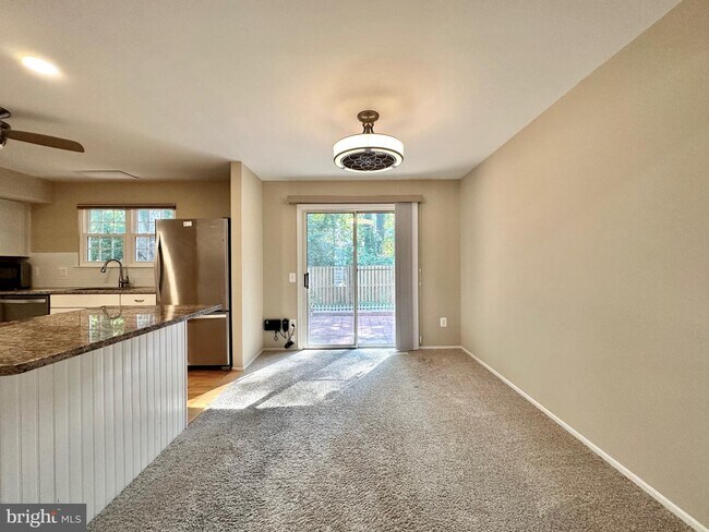 Building Photo - 6123 Martins Landing Ct