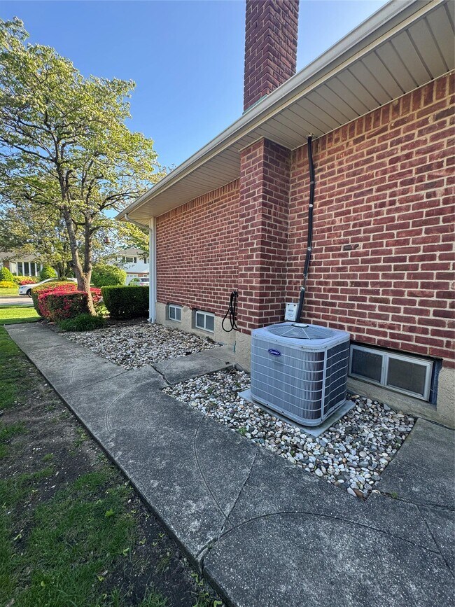 Building Photo - 371 White Birch Ln