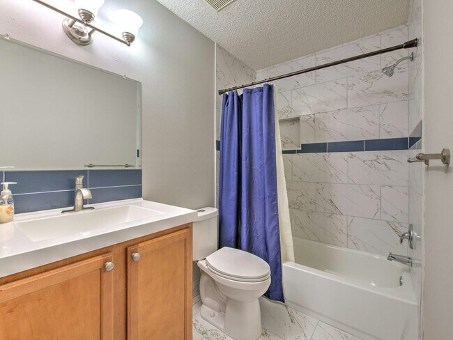 Building Photo - 209 Lake Brook Cir