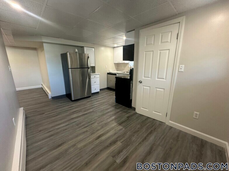 Building Photo - 43 Madison St