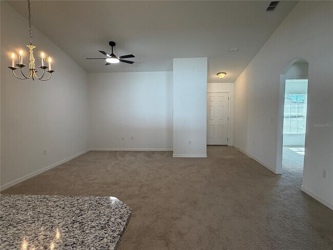 Building Photo - 3 Easton Pl