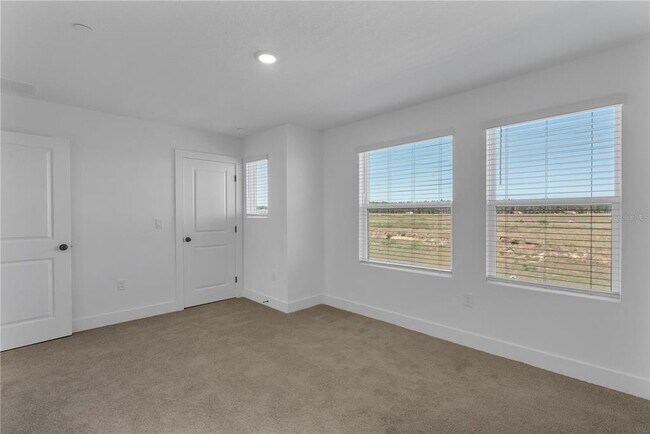 Building Photo - 15381 Hamlin Pk Dr