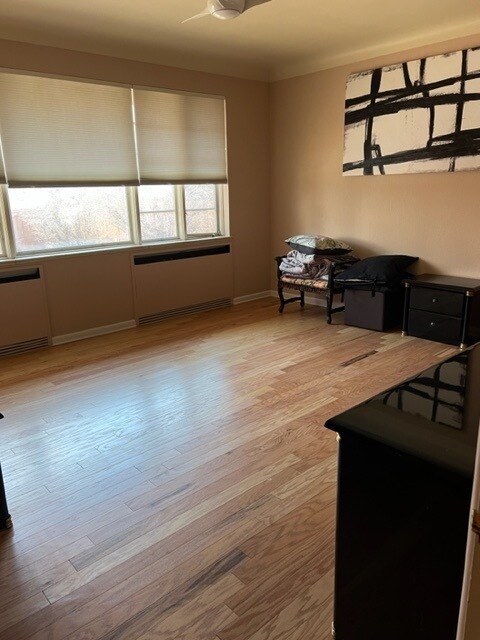 Building Photo - 2455 Oak St