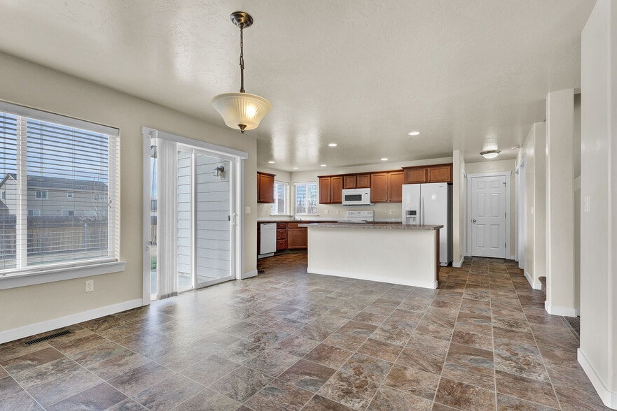 Building Photo - 1633 Placerville St