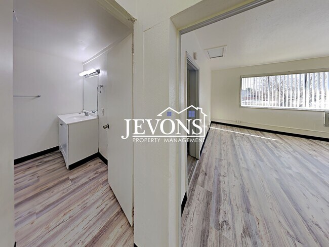 Building Photo - 20 S Fair Ave