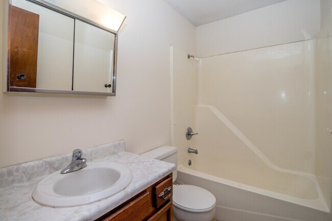 Building Photo - 1609-1611-1611 Handley Pl