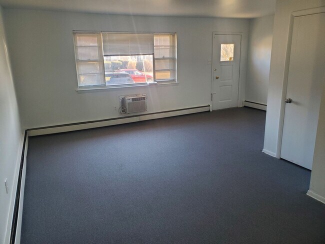 Building Photo - 1143 E Sydney St