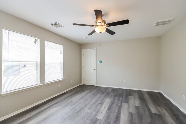 Building Photo - 22922 Twisting Pine Dr