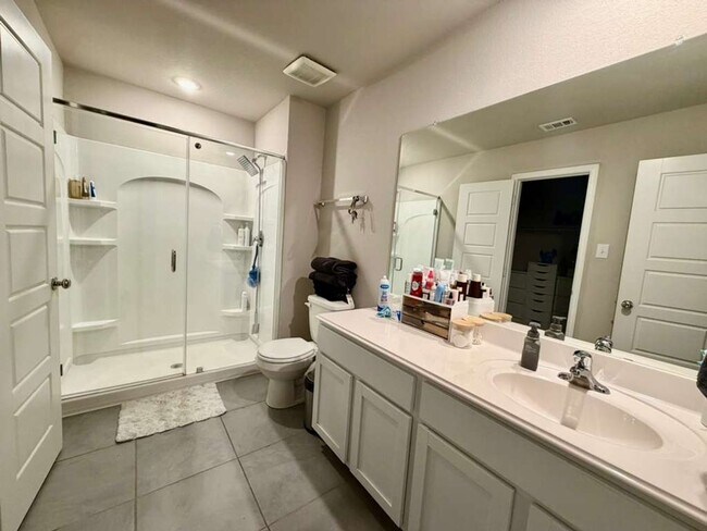 Building Photo - Like-New 4 Bedroom Home in Growing Community – Move-In Ready!