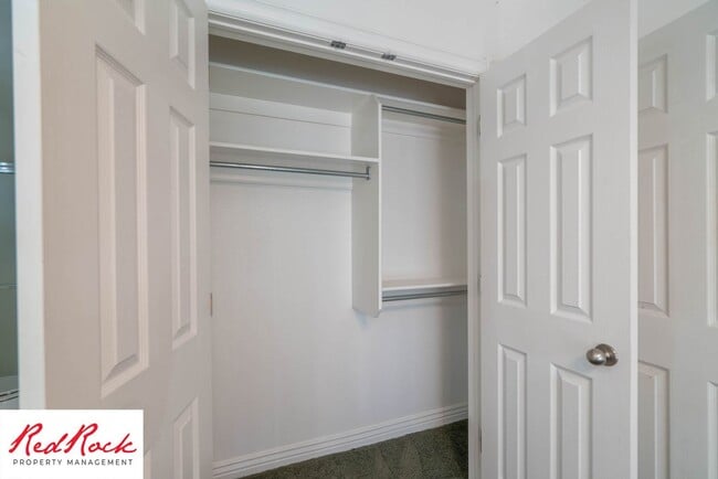 Building Photo - 2 Bedroom and 2 Bathroom Home near Quail C...