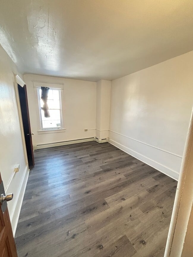 Building Photo - Charming Craftsman-Style Split Home – 3 Bedrooms, 1 Bath