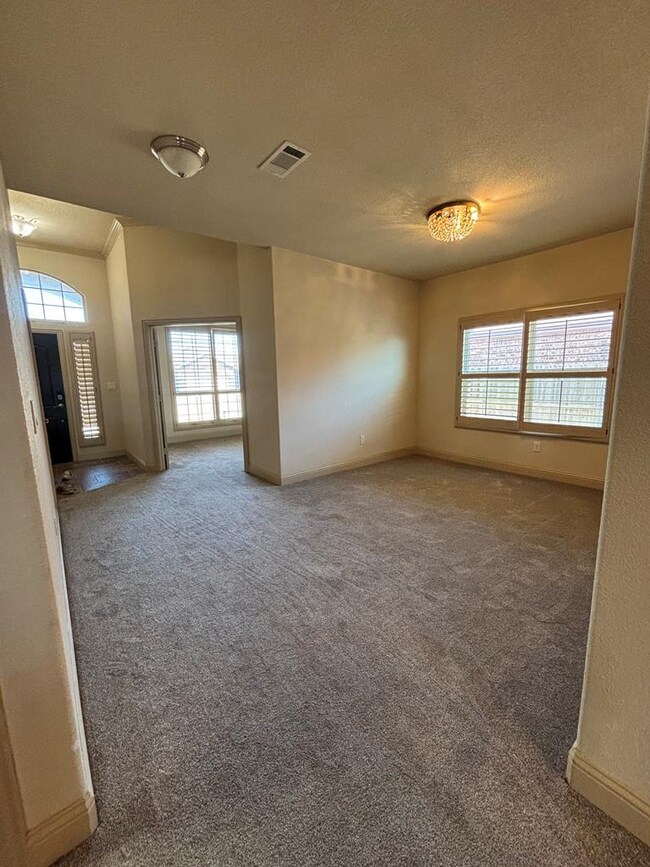 Building Photo - 4007 Roma St