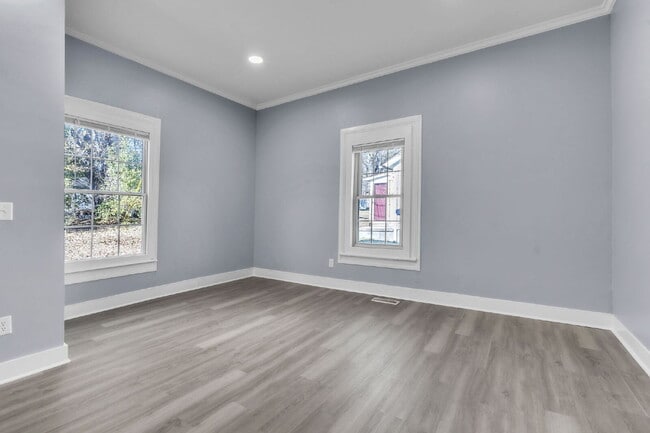 Building Photo - Cozy 2BR, 1BA Home with Spacious Yard in Downtown Anderson! ($1900/mo rent***)