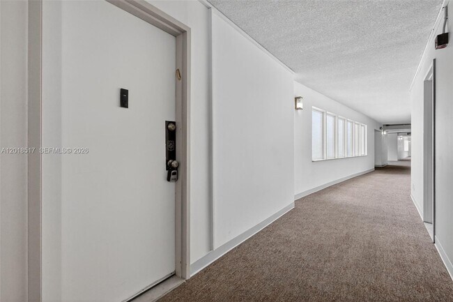 Building Photo - 401 Golden Isles Dr