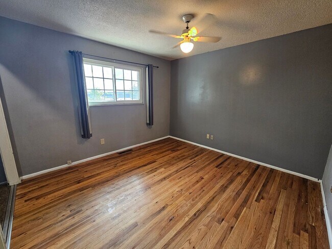 Building Photo - 3 Bed 2 Bath Home in North East Colorado S...